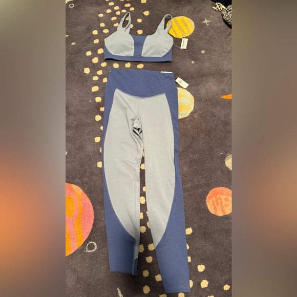 NWT Old Navy Extra High-Rise Two-Tone Sports Bra + Leggings - M - Picture 3 of 8